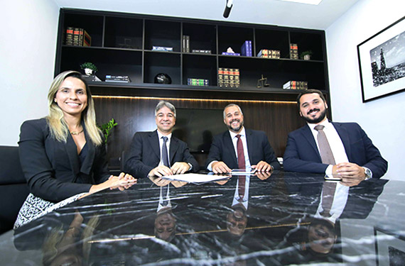 ALCA Advocacia & Consultoria - Centro Empresarial Vitraux